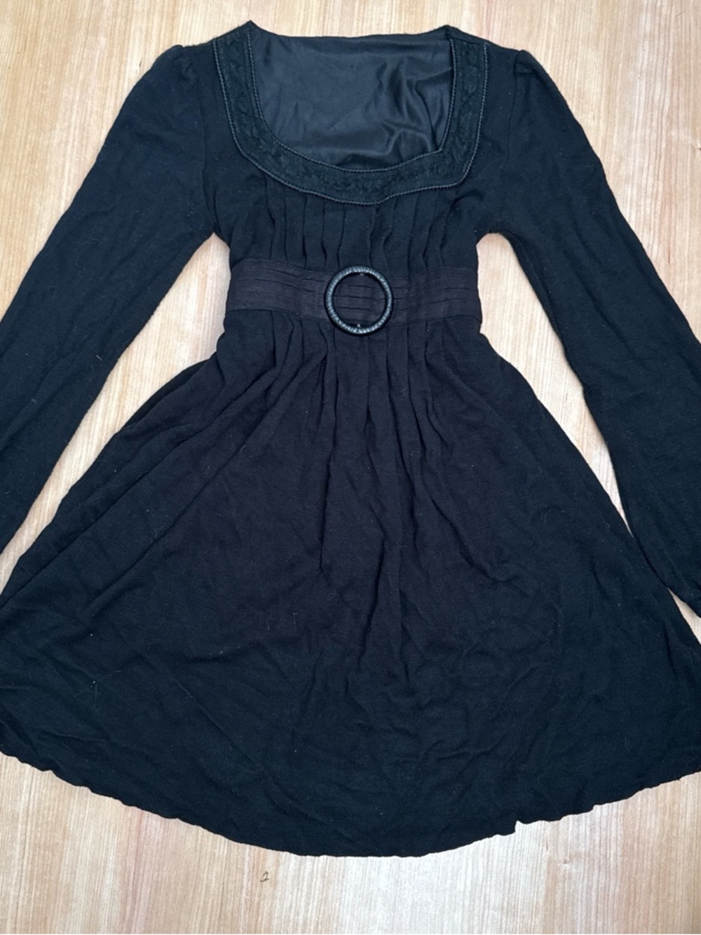 Axes femme Long-Sleeve Empire Waist Dress with  Ring Belt Horror protagonist